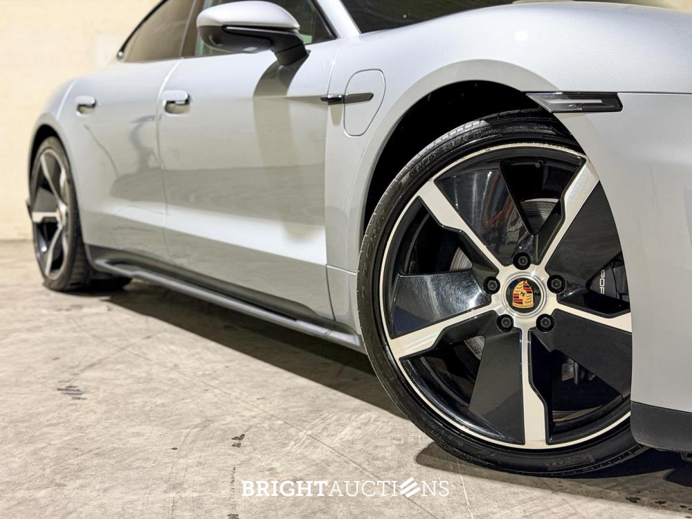 2021 Porsche Taycan Performance met een accu van 94 kWh en 476 pk, N-714-GS