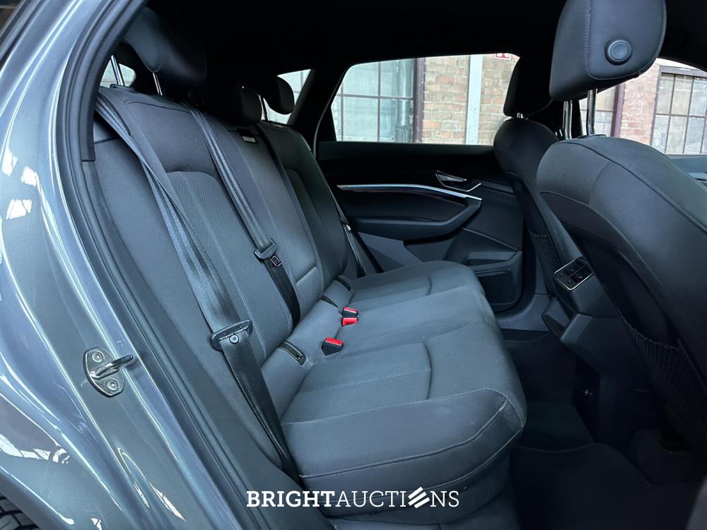 Audi e-tron 55 quattro Advanced edition 95 kWh 408pk 2021 (Origineel-NL+1e eigenaar), N-206-TT