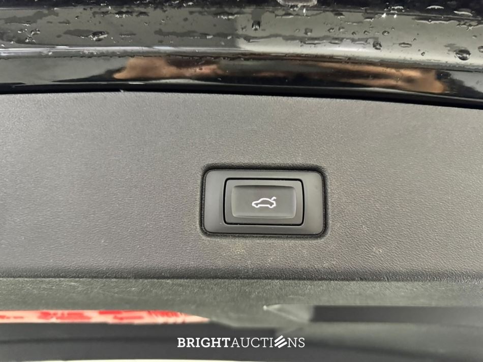 Audi Q4 e-tron 40 Launch edition Advanced 77 kWh 204pk 2021 (Origineel-NL), N-414-FZ