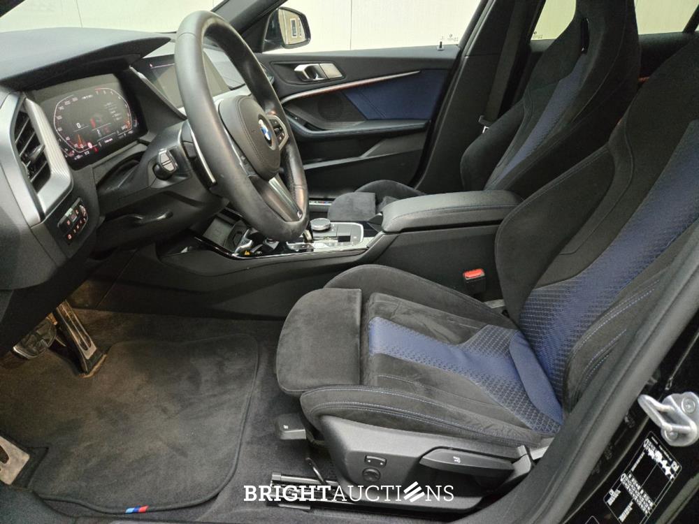 BMW M135i xDrive 1-serie High Executive 306pk 2020 1-Serie, K-121-DN