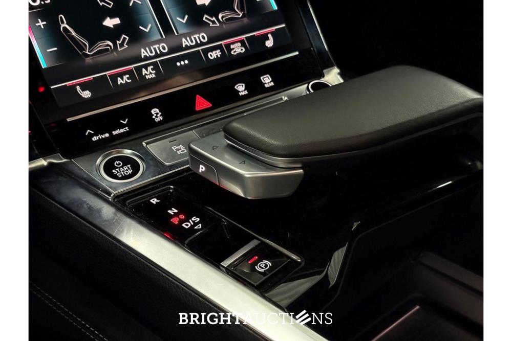 Audi e-tron 55 S edition Quattro 95 kWh 408pk 2022 (Origineel-NL), S-713-BN