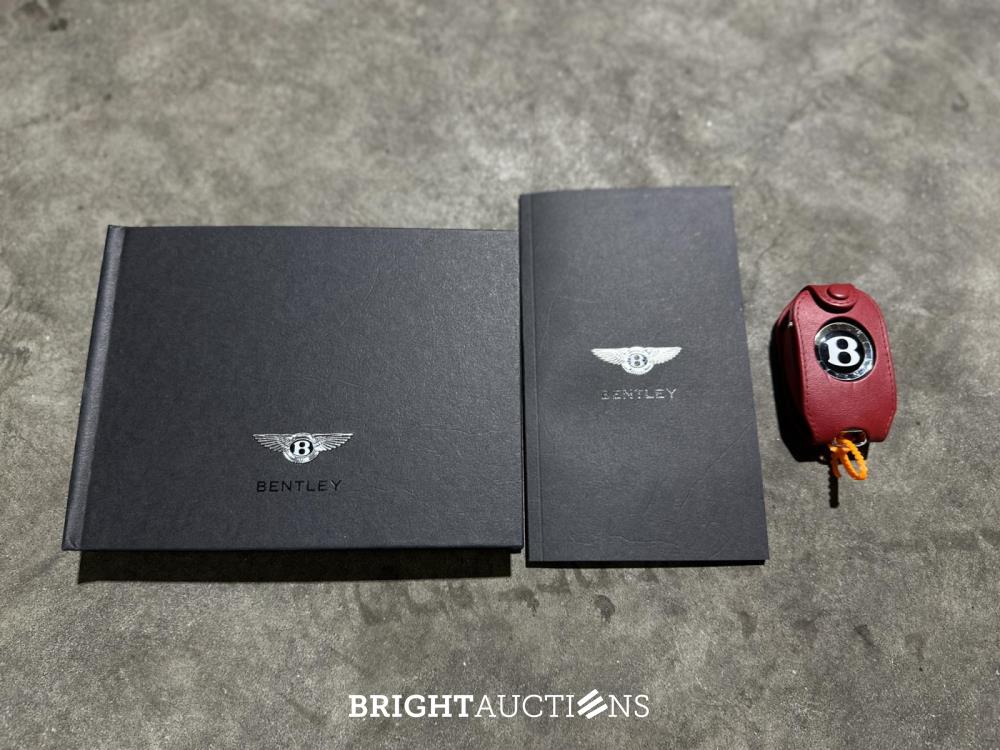 Bentley Bentayga 4.0 V8 S 549pk 2022 (Origineel-NL), P-719-VF