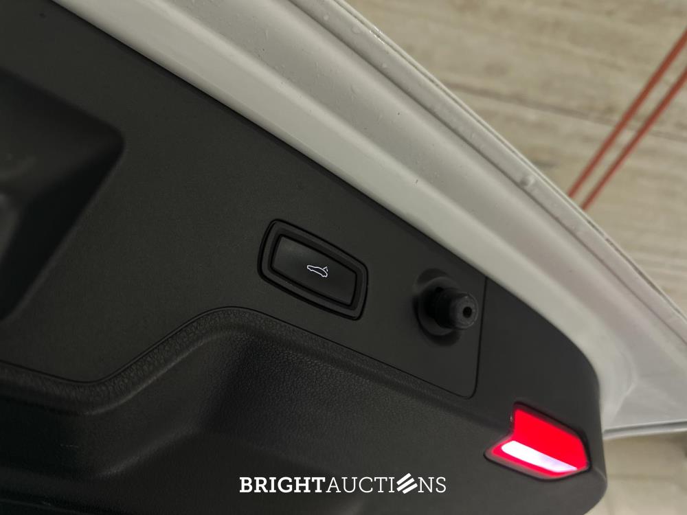 Porsche Panamera Sport Turismo  4 E-Hybrid 2.9 V6 462pk 2018, L-703-KR