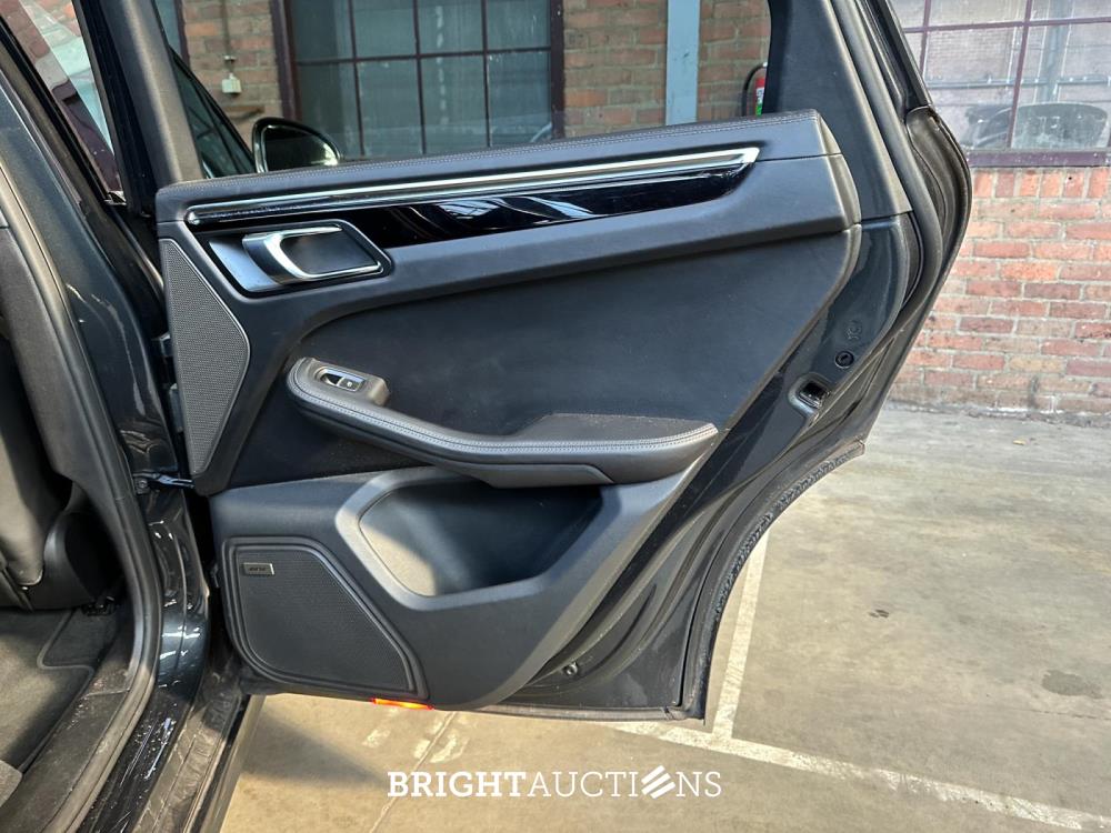 Porsche Macan S 3.0 V6 354pk 2019 Sport-Chrono, R-426-XL