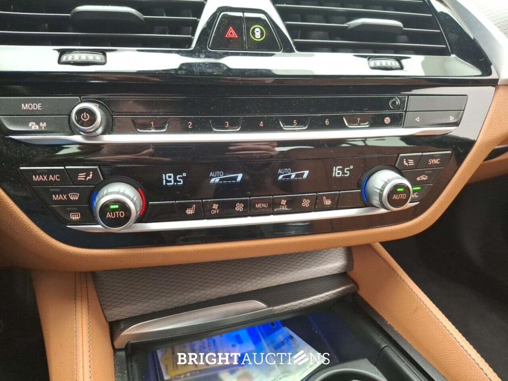 BMW 530e Iperformance M Sport 296pk 2020 (Origineel-NL) 5-Serie, H-241-LG