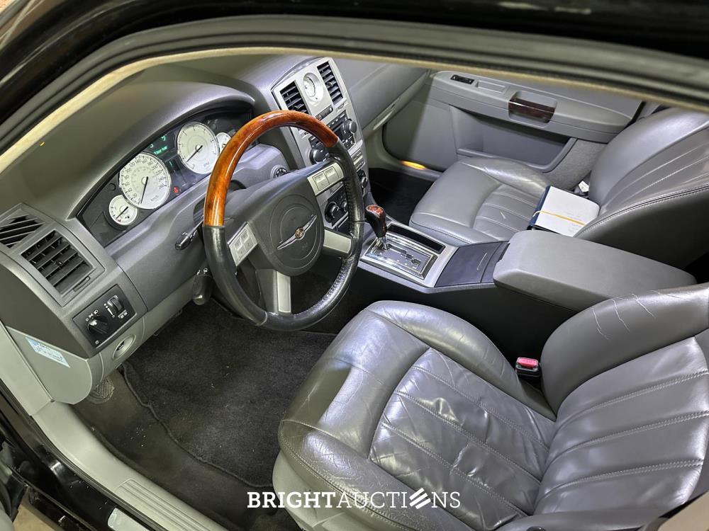 Chrysler 300C HEMI 5.7 V8 340PK 2005 