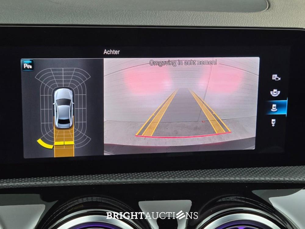 Mercedes-Benz A-klasse 250 e Business Solution AMG Limited 160 pk 2021, N-044-HS