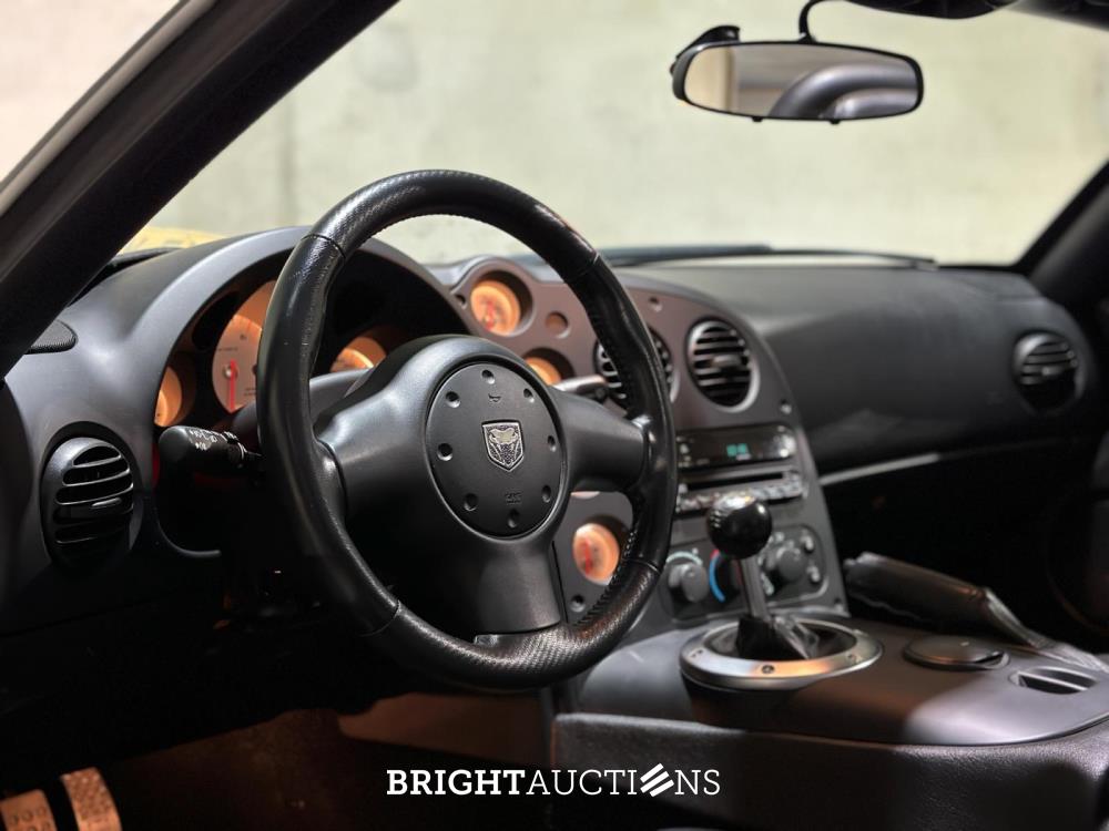 Dodge Viper SRT-10 8.4 V10 600pk 2008 Convertible, 67-KJL-8 (13.849 KM)