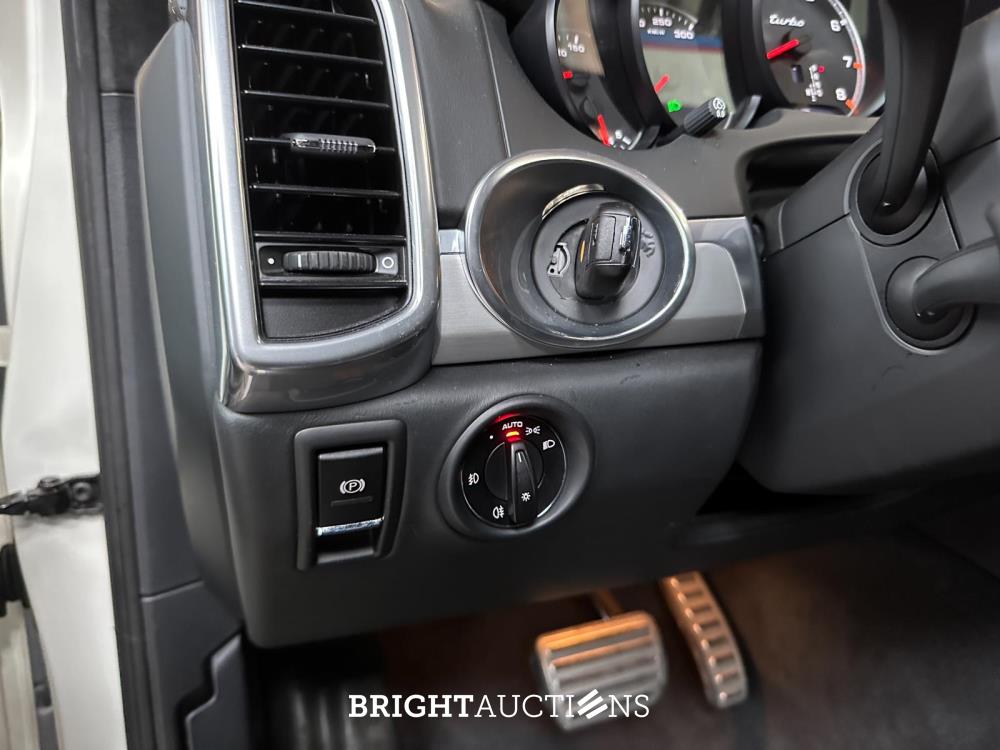 Porsche Cayenne Turbo 4.8 V8 500PK 2010 38.000KM!