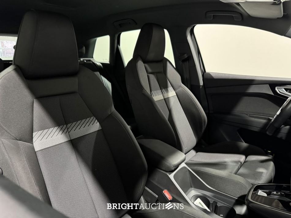 Audi Q4 e-tron 40 Launch edition Advanced 77 kWh 204pk 2021 (Origineel-NL), N-414-FZ
