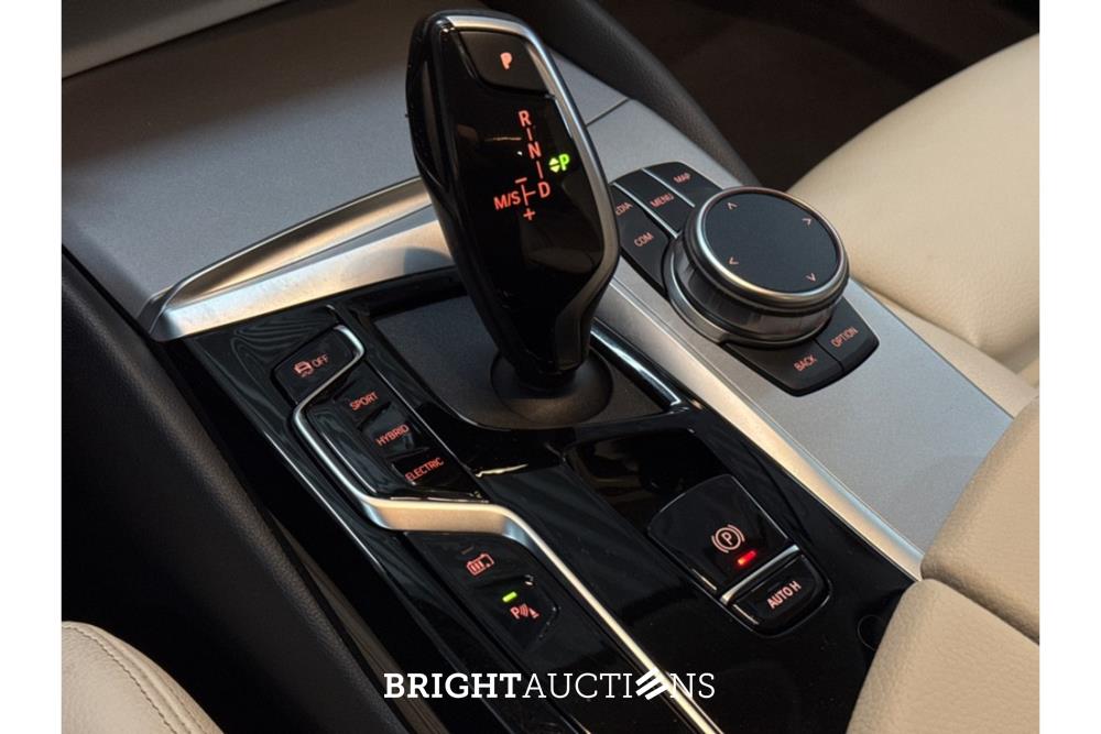 BMW 530e Business Edition Plus 292pk 2023 (Origineel-NL) 5-Serie, T-498-JN