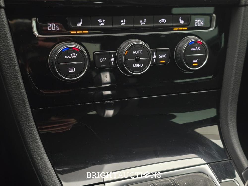 Volkswagen Golf Highline Business R 1.5 TSI 150pk 2018, X-726-KS