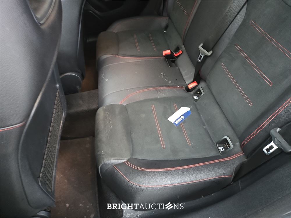 Mercedes-Benz A200 Business Solution AMG 163pk 2018 A-klasse, XT-864-L