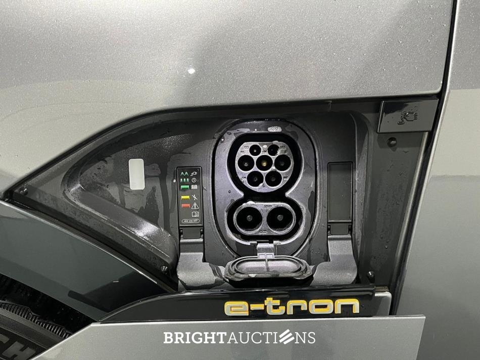 Audi e-tron 50 quattro Business edition Plus 71 kWh 313pk 2020 (Origineel-NL), K-587-KK