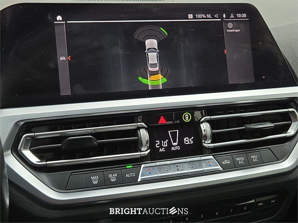 BMW 320i 3-serie Executive Edition 184pk 2019 (Origineel-NL) 3-Serie, XT-203-T