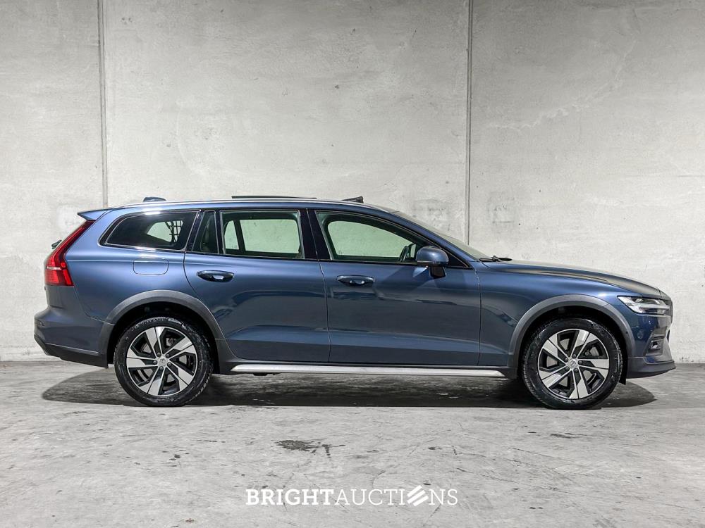 Volvo V60 Cross country Soft Hybride 2.0 B5 AWD pro 261pk 2020 (Origineel-NL), J-188-VT