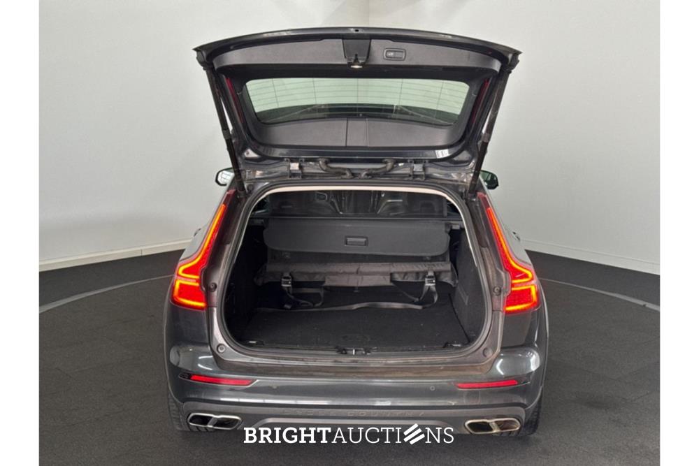 Volvo V60 Cross Country Pro 2.0 AWD 190pk 2020 (Origineel-NL), G-715-ZL