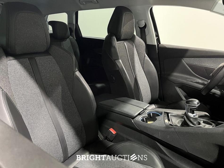 Peugeot 5008 Blue Lease Premium 1.2 PureTech 131pk 2020 (Origineel-NL), J-584-RN