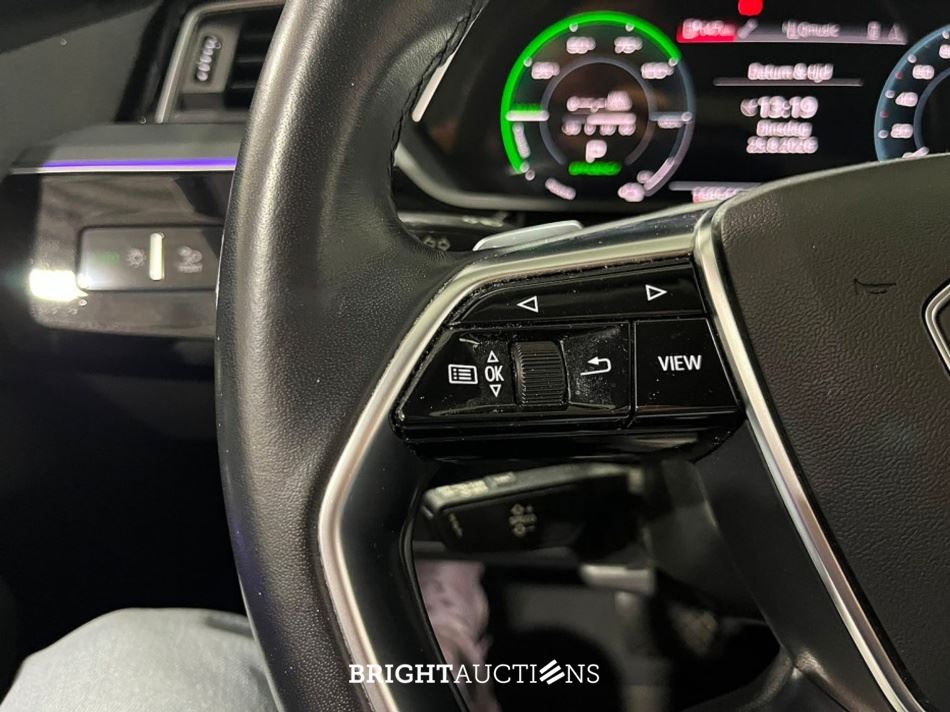 Audi e-tron Sportback 50 Business edition Quattro 71 kWh 313pk 2021 (Origineel-NL), L-789-TL