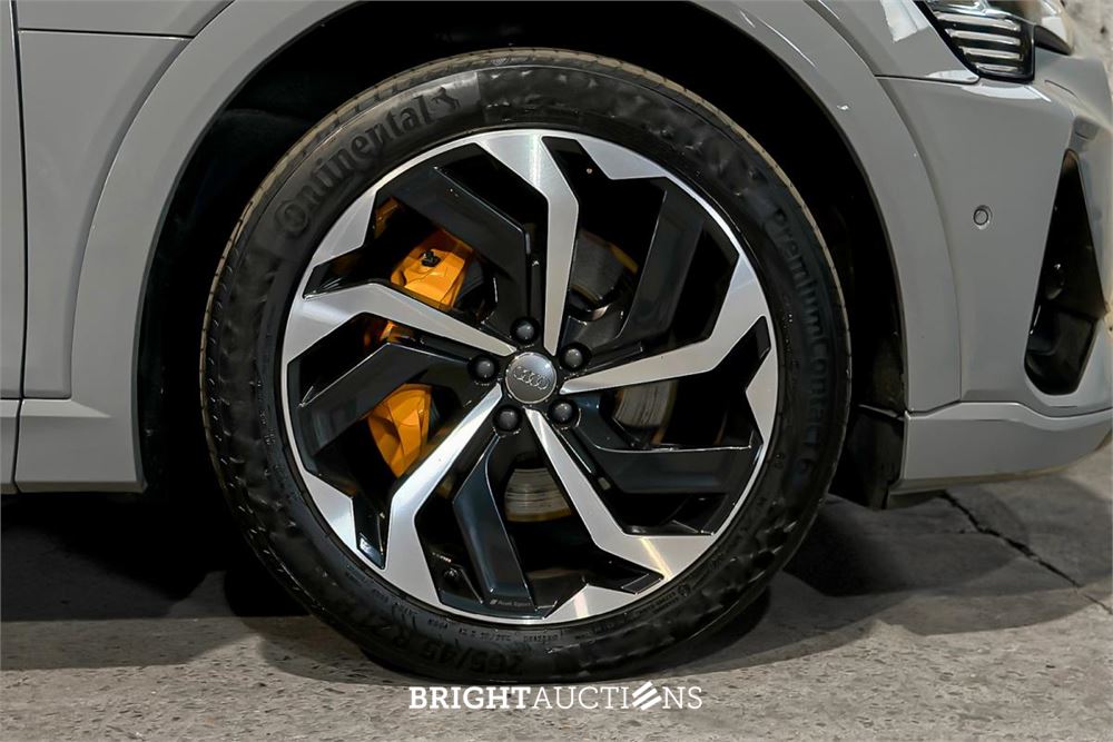 Audi e-tron Sportback 50 S edition Quattro 71 kWh 313pk 2021, T-261-RR