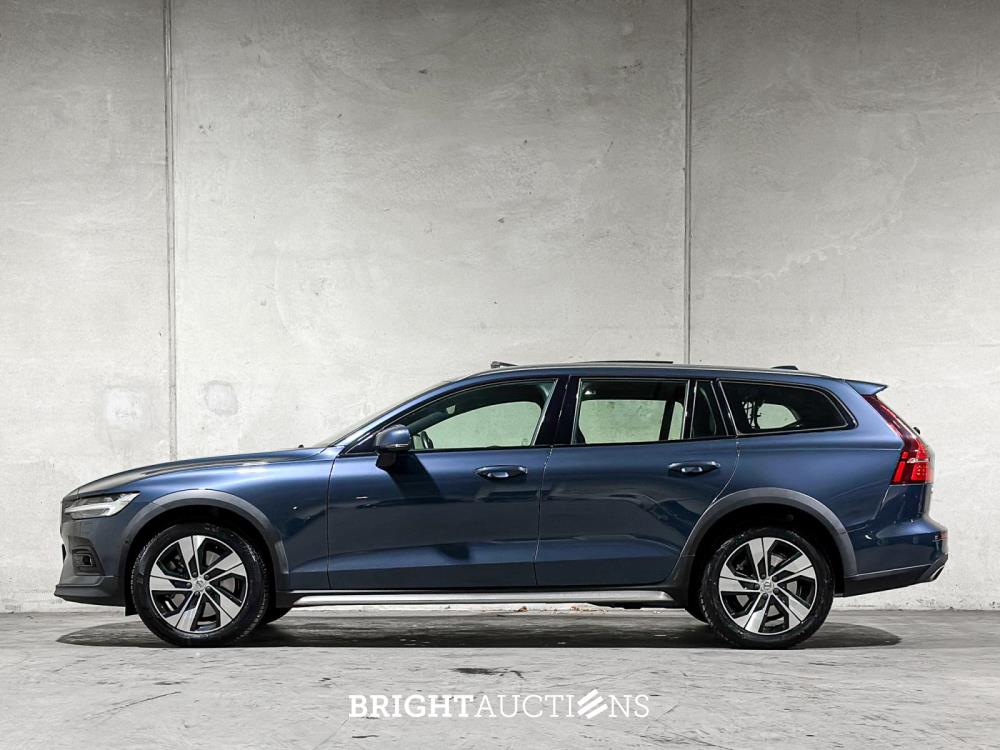 Volvo V60 Cross country Soft Hybride 2.0 B5 AWD pro 261pk 2020 (Origineel-NL), J-188-VT