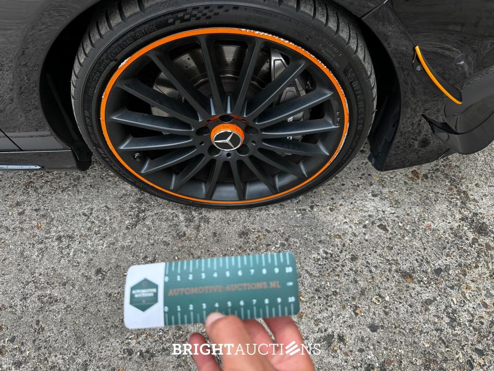 Mercedes-Benz CLA45 4Matic OrangeArt Edition CLA-klasse 360pk 2015, NL-Kenteken