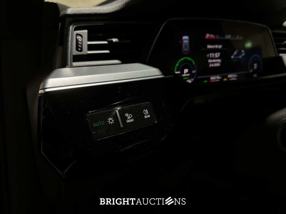 Audi e-tron Sportback 55 quattro Business edition 95 kWh 408pk 2020 (Origineel-NL+1e eigenaar), K-601-GZ