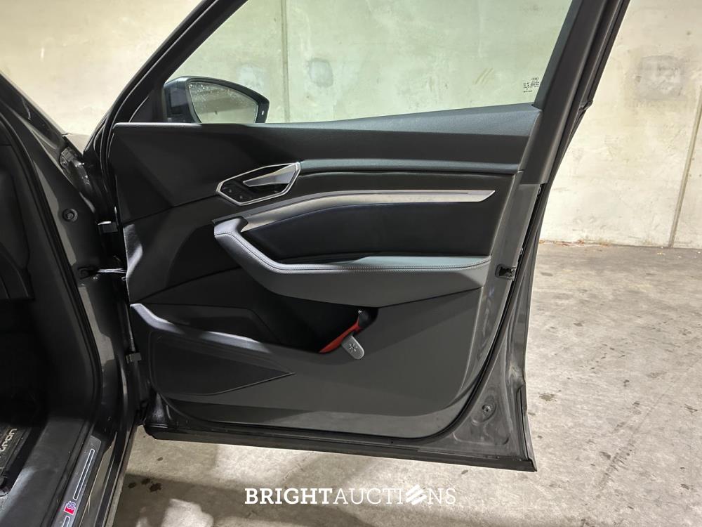 Audi e-tron 55 Quattro S Edition 95 kWh 408pk 2022 (Origineel-NL+1e eigenaar), R-708-BR