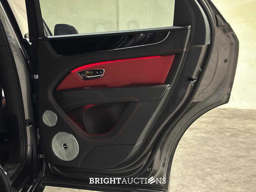 Bentley Bentayga 4.0 V8 S 549pk 2022 (Origineel-NL), P-719-VF