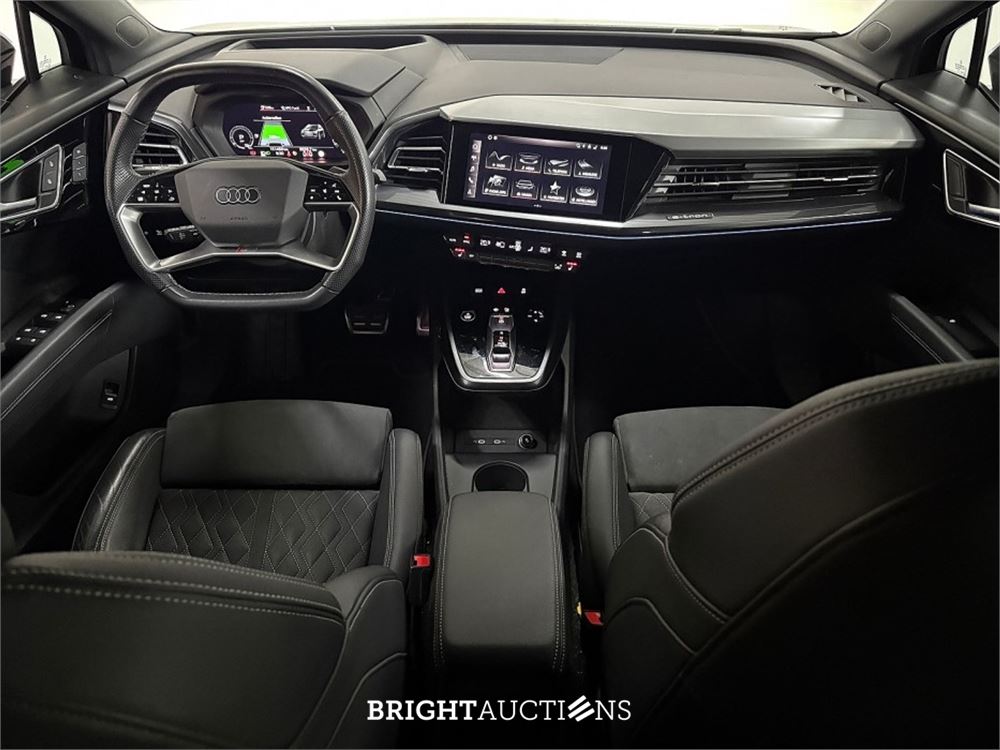 Audi Q4 50 Launch edition S Competition Quattro 77 kWh 2021 (Origineel-NL), N-031-PL