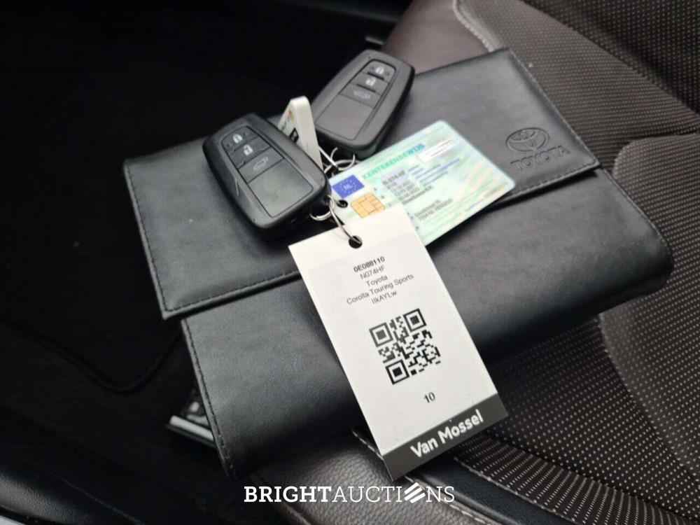 Toyota Corolla Touring Sports HYBRID Premium 2.0 261pk 2021 (Origineel-NL), N-074-HF