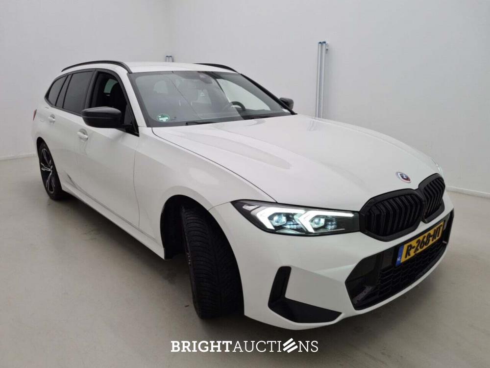BMW 320e Touring M Sport 272pk 2022 (Origineel-NL) 3-Serie, R-268-NT