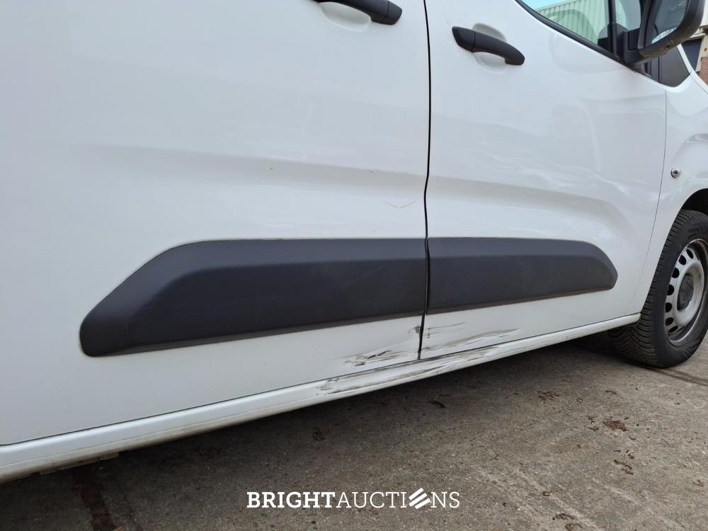 Citroen Berlingo 1.5 BlueHDI Club XL 99 pk 2021, VKR-08-B