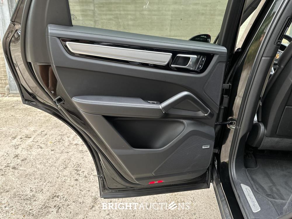 Porsche Cayenne E-Hybrid Platinum Edition 3.0 V6 462pk 2023 (Origineel-NL), NL-kenteken