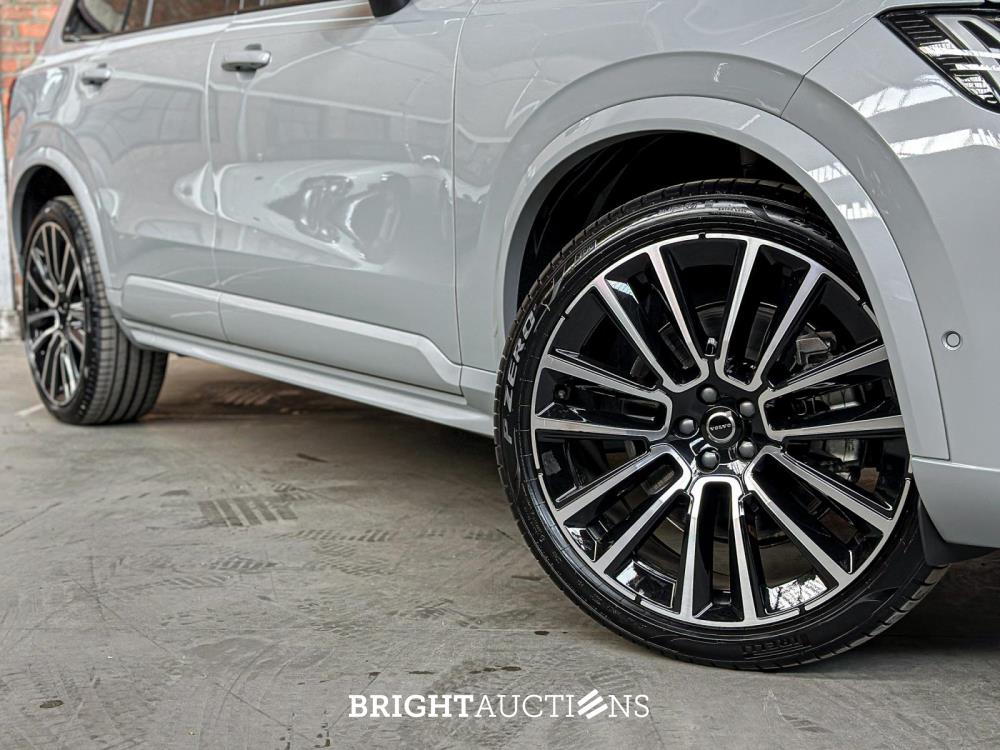 Volvo XC90 T8 AWD Plus Dark 457pk 2025 7-Persoons (1.100 KM) Fabrieksgarantie
