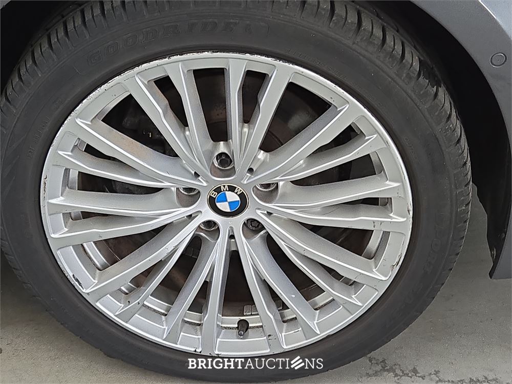 BMW 320i 3-serie Executive Edition 184pk 2019 (Origineel-NL) 3-Serie, XT-203-T
