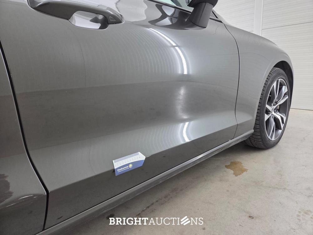 Volvo V60 T6 Recharge R-Design 2.0 AWD 398pk 2022 (Origineel-NL), P-467-DX