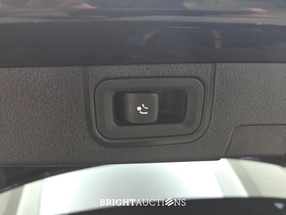 Mercedes-Benz A-klasse 250 e Business Solution AMG Limited 160 pk 2021, N-044-HS