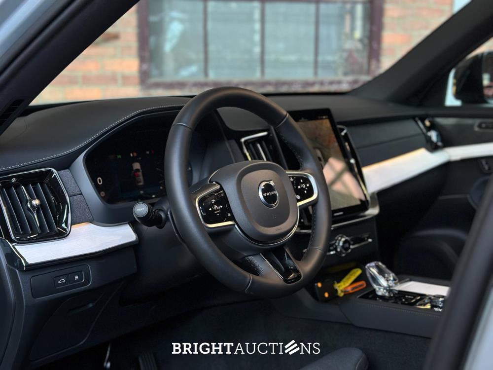 Volvo XC90 T8 AWD Plus Dark 457pk 2025 7-Persoons (1.100 KM) Fabrieksgarantie
