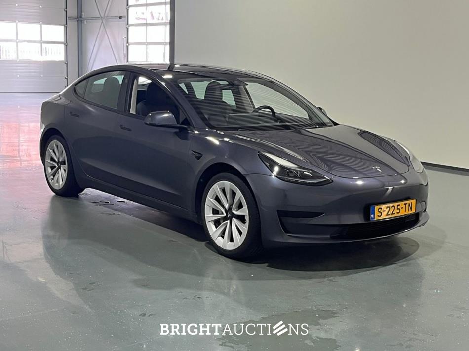 Tesla Model 3 Standard RWD Plus 60 kWh 238pk 2023 (Origineel-NL), S-225-TN