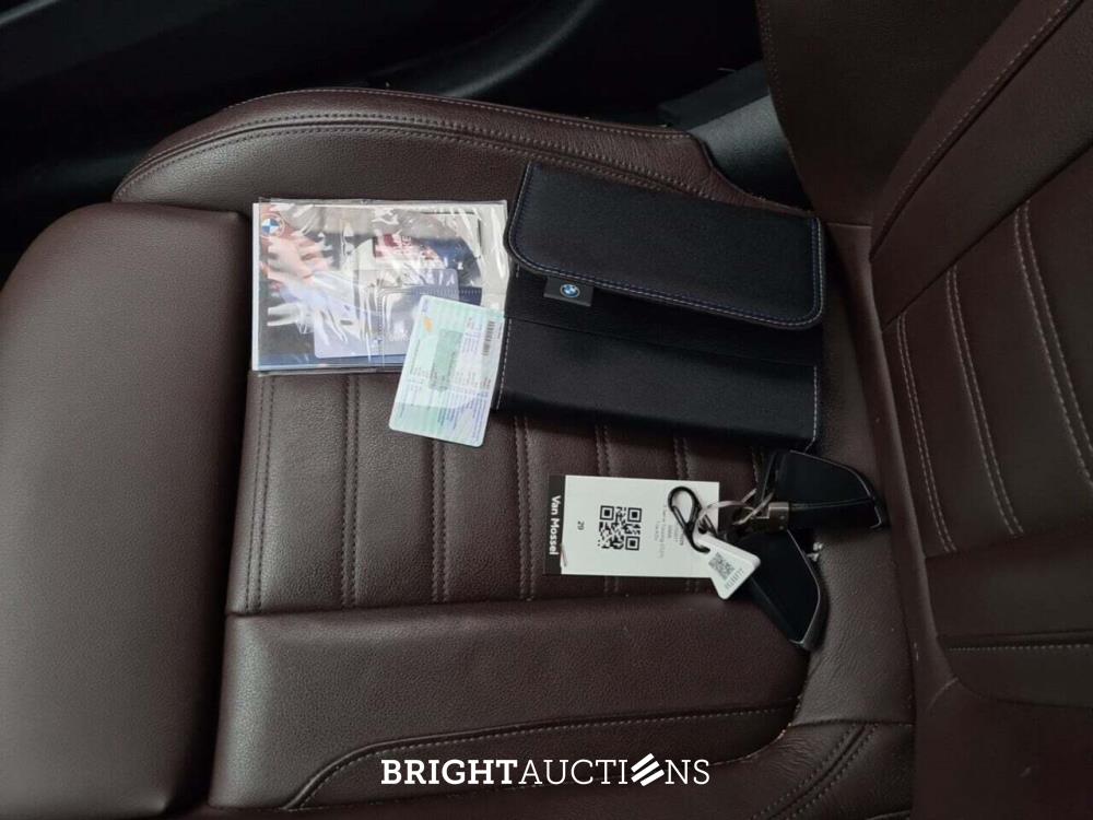 BMW 320e Touring M Sport 272pk 2022 (Origineel-NL) 3-Serie, R-268-NT