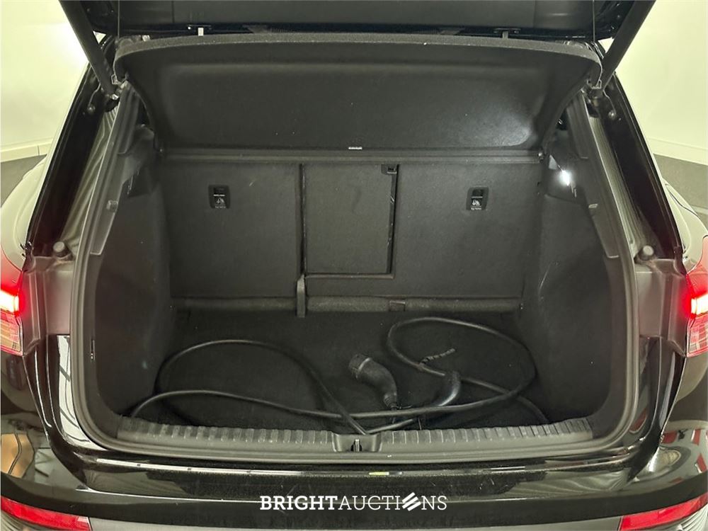 Audi Q4 50 Launch edition S Competition Quattro 77 kWh 2021 (Origineel-NL), N-031-PL