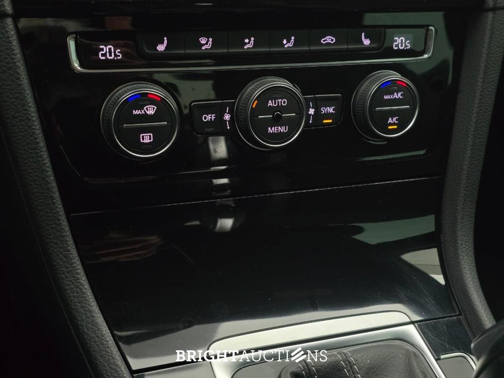 Volkswagen Golf Highline Business R 1.5 TSI 150pk 2018, X-726-KS