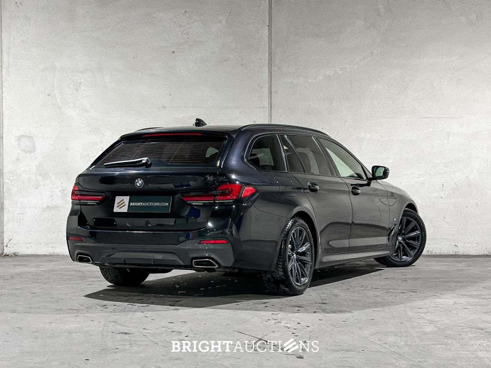 BMW 520i Touring High Executive Edition M-Sport 184pk 2021 (Origineel-NL) 5-Serie G31, L-194-JX