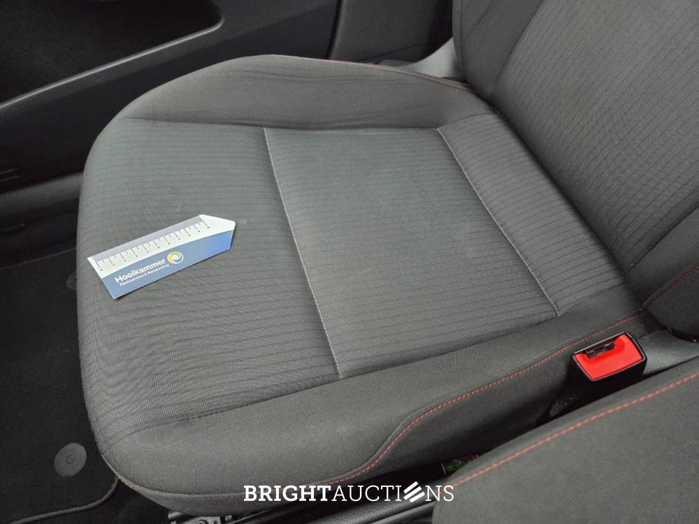 Volkswagen Golf Highline Business R 1.5 TSI 150pk 2017, GZG-30-F