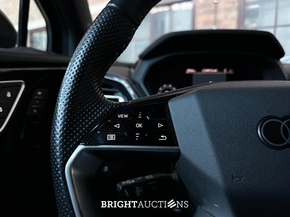 Audi Q4 e-tron 50 quattro Launch edition S Competition 77 kWh 299pk 2022 (Origineel-NL+1e eigenaar), P-122-GB 