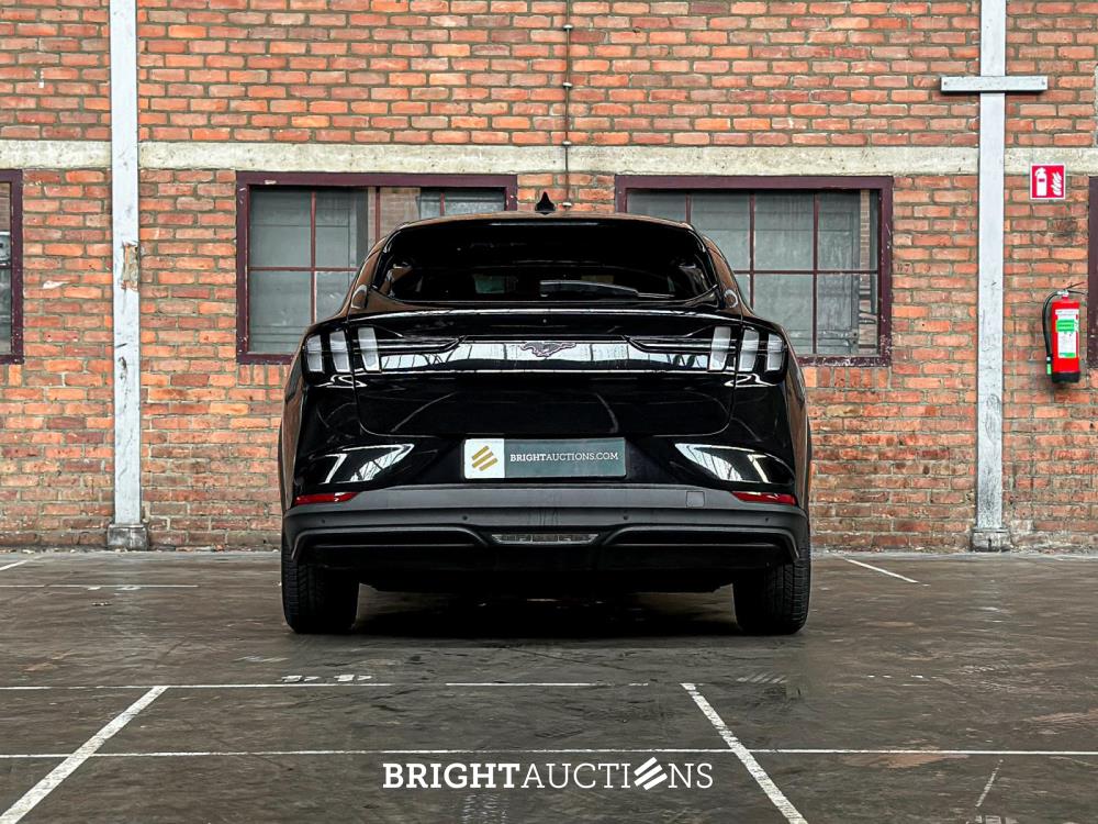 Ford Mustang Mach-E RWD 75 kWh 269pk 2021 (Origineel-NL + 1e eigenaar), N-361-JS