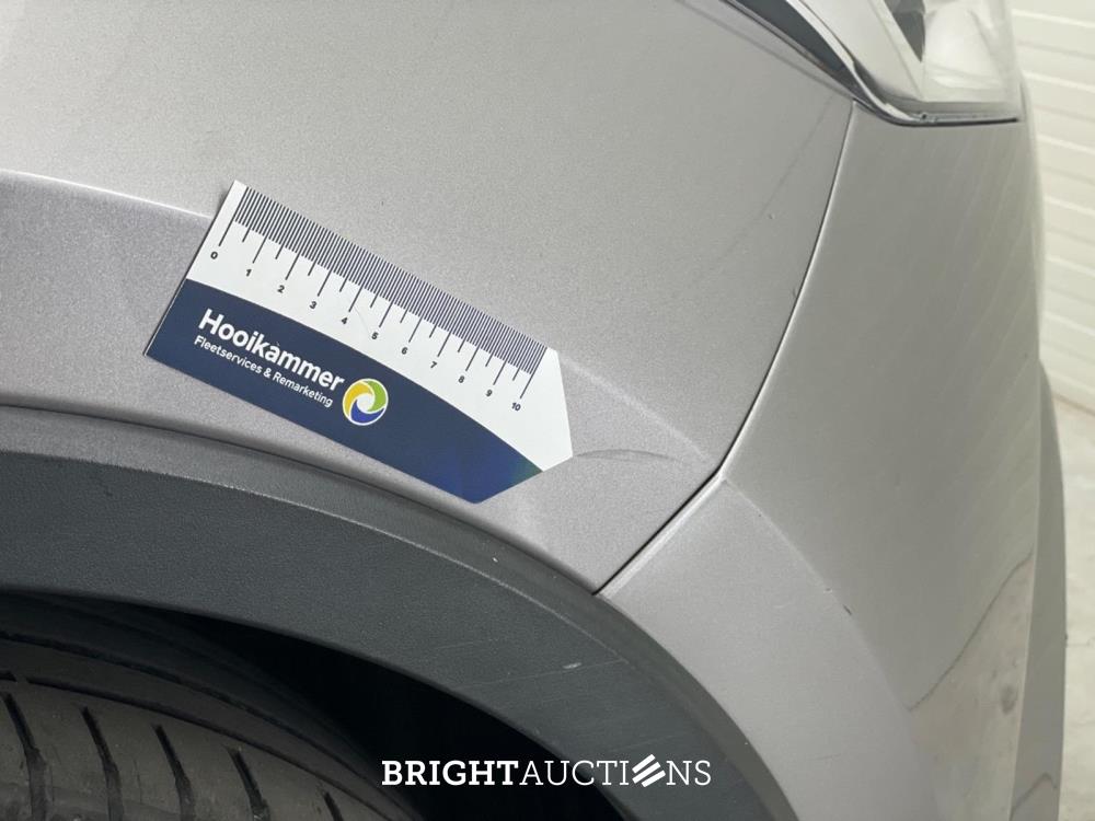 Toyota C-HR Hybrid Executive 1.8 170pk 2017, P-886-JB