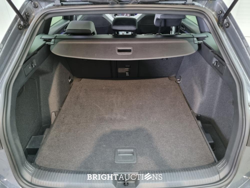 Volkswagen Golf Variant eTSI R-Line Business 1.5 150pk 2022, P-415-JJ