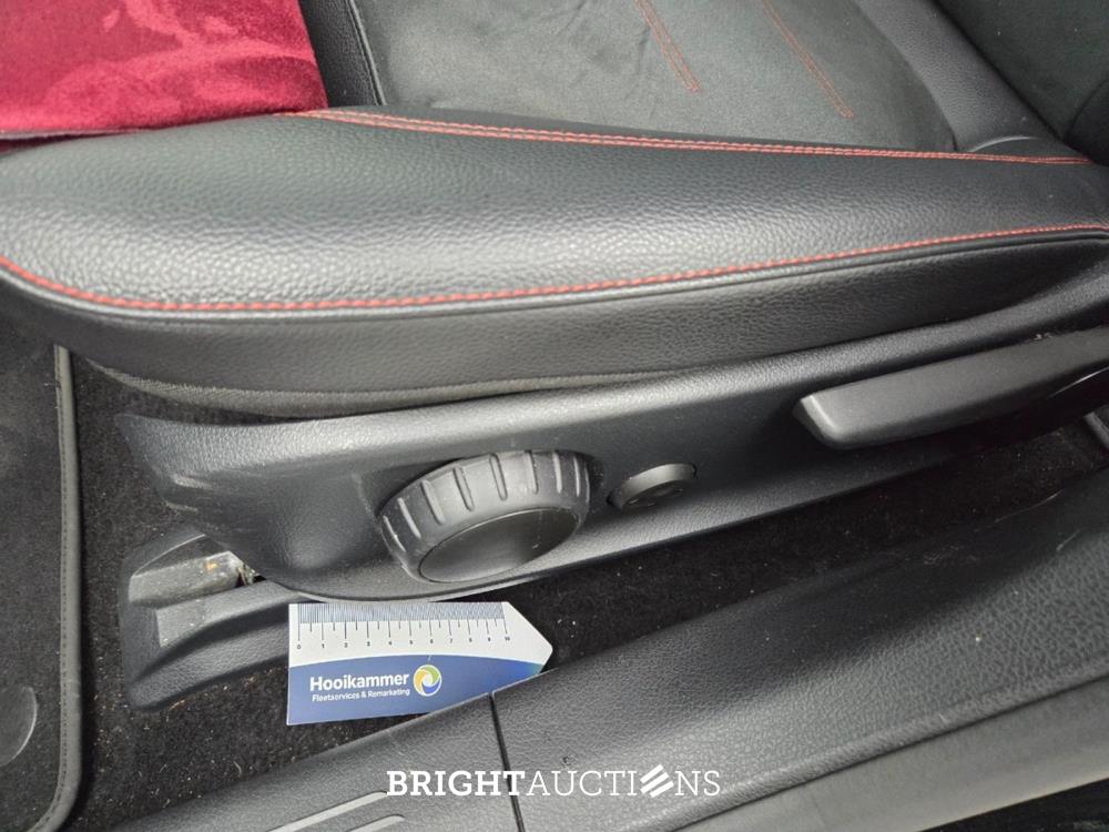 Mercedes-Benz A 180 Business Solution AMG 136pk 2019 A-klasse, Z-776-DL